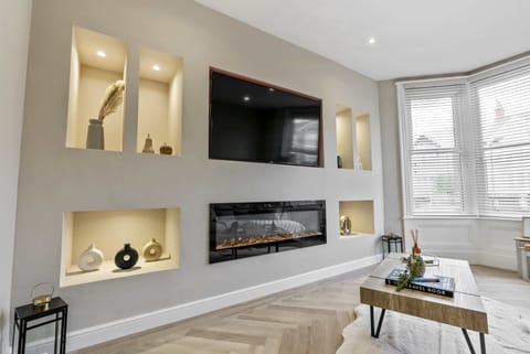 Living Room / Lounge