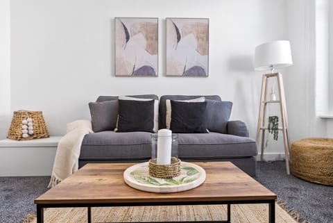 Living Room / Lounge