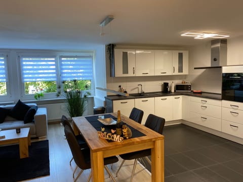 Kitchen / Dining Area