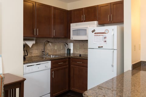 Whip up a quick bite to eat in the kitchenette.