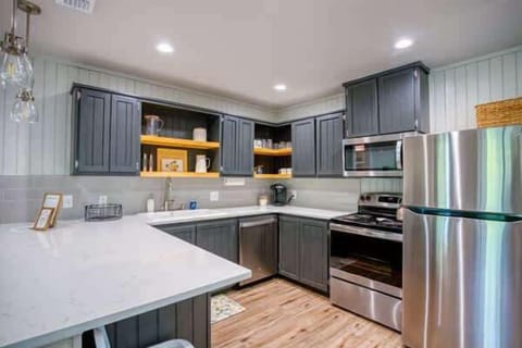 Fully equipped kitchen.