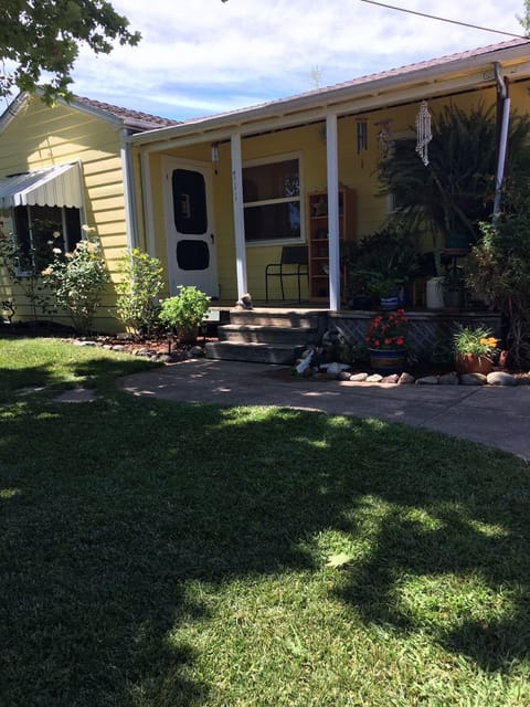 Valley of the Moon Vintage Guest House 
GLEN ELLEN
