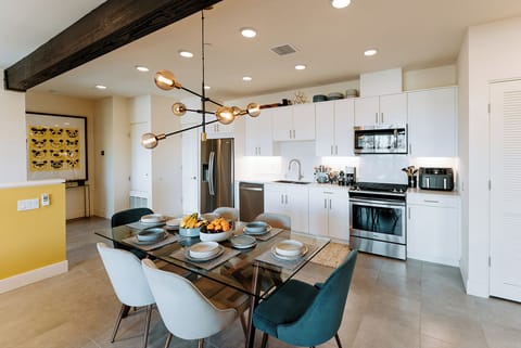 K1035- Dining and Kitchen