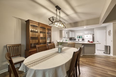 Dining room with board games and books available