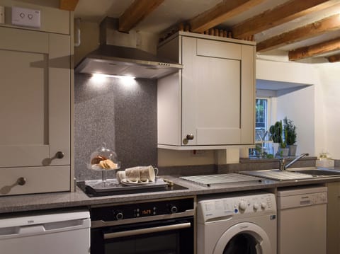 Kitchen | 4 Banc Llugwy - Banc Llugwy Cottages, Betws-y-Coed