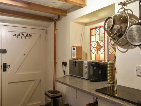 Kitchen | 4 Banc Llugwy - Banc Llugwy Cottages, Betws-y-Coed