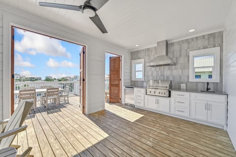 Latitude Adjustment - Seacrest Beach - Third Floor - Outdoor Gathering/Grill Area