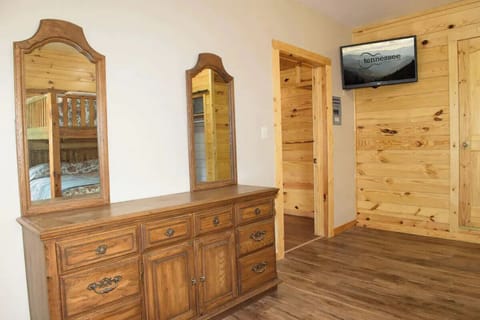 One of Nature's Haven Lodge's comfy bedrooms