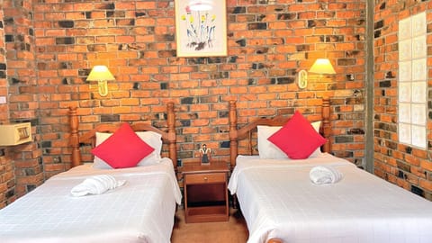 Boutique Bungalow with twin beds