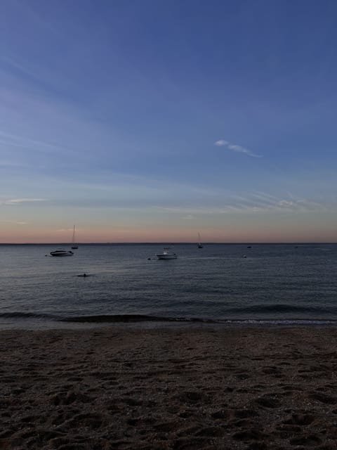 Beach nearby, sun loungers, beach towels