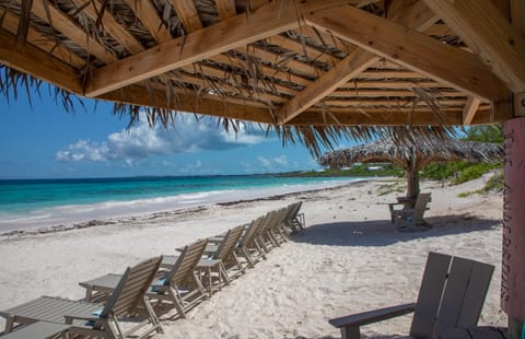 Beach nearby, sun loungers, beach towels