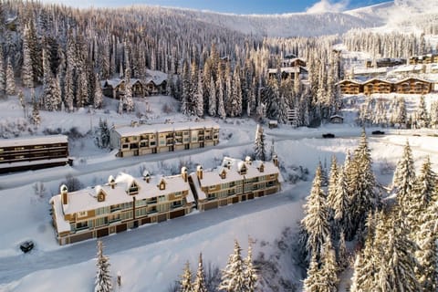 Creekside 305 is located in the lower right building, top floor, just below Schweitzer Village.