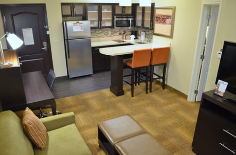 1 Bedroom | Free Breakfast. Indoor Pool & Hot Tub Apartment in Longview