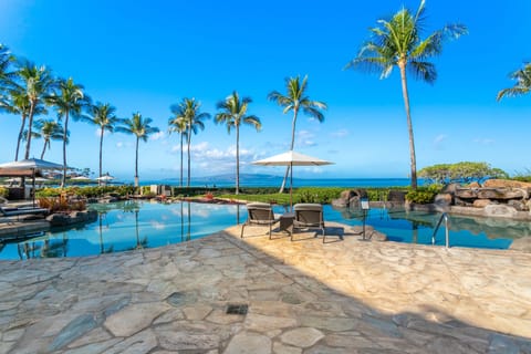 Outdoor pool, an infinity pool