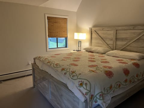Bedroom with king size bed