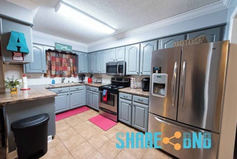 Feel free to help yourself to anything you see in the fully equipped kitchen.