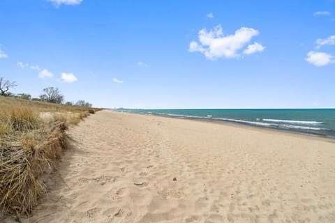 Beach nearby, sun loungers