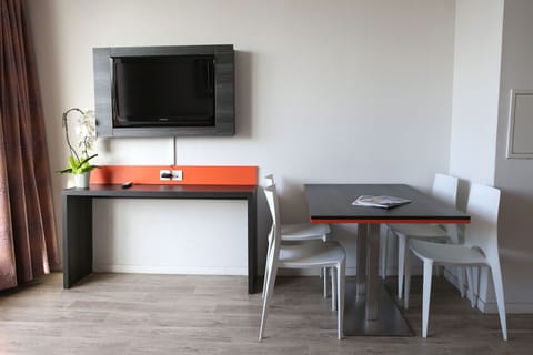 There’s room for everyone at the dining table.