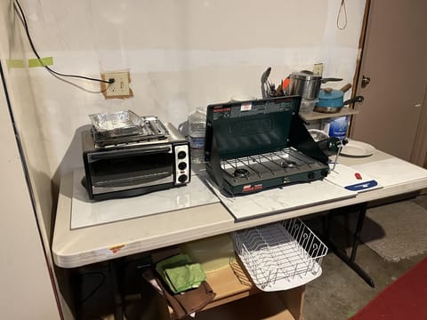 Toaster oven, gas cooktop in the garage