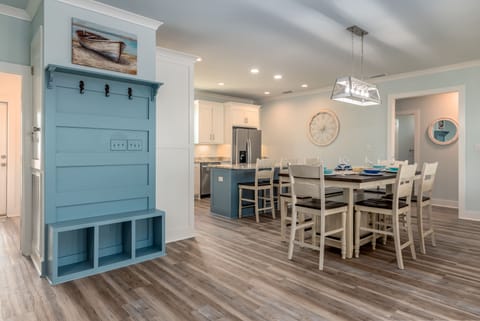 Southern Ties Dining and Coat Rack