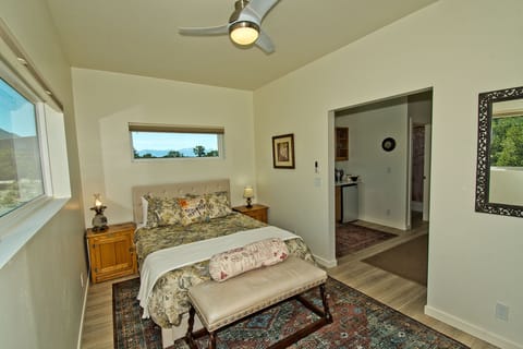 Bedroom with Queen Bed 