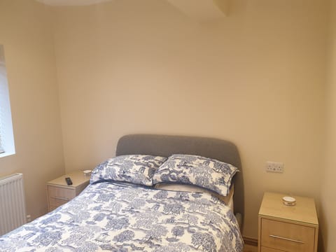 1 bedroom, in-room safe, iron/ironing board, free WiFi