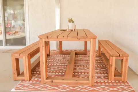 The Mustard Door: 10mins to Park |Fire pit | AC House in Joshua Tree