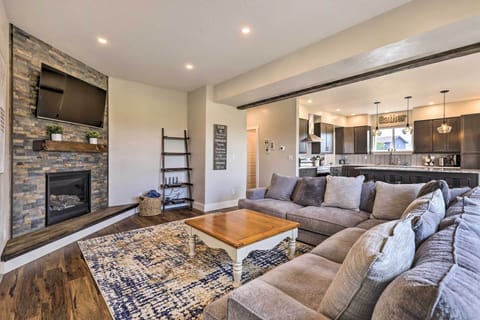 Living Room | Main Level | Smart TV