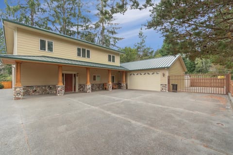 Amber Sunset Villa - Managed by Bloomer Estates Vacation Rentals