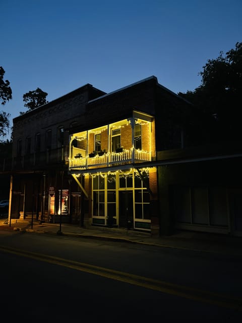 An easy walk to world class dining, boutiques, nightlife, and endless adventure