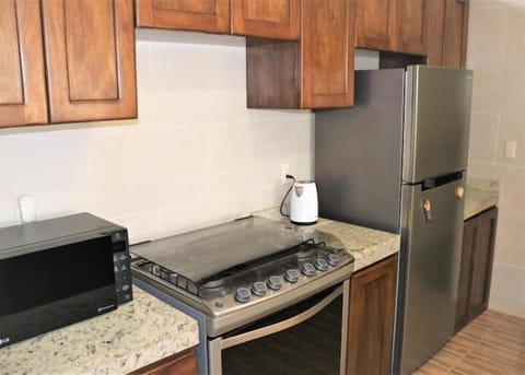 fully equipped kitchen. with an oven!