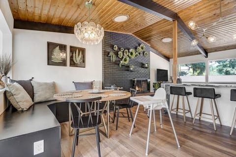 Don't worry about the high chair or pack n play while on vacation! We happily provide both!