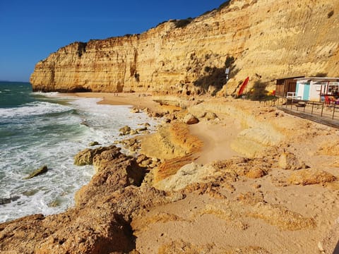 Beach nearby, sun loungers, beach towels