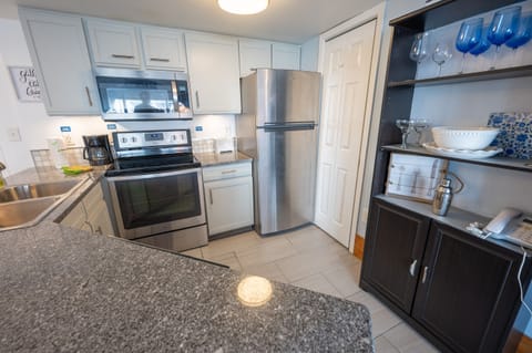 Beautiful Kitchen Area, Open Design