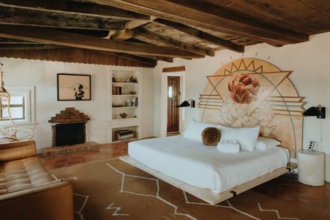 Bedroom / Living Area