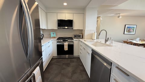 Full Kitchen - Blue Mesa 4 - Vivid Vacation Rentals Telluride - Full Kitchen - Blue Mesa 4 - Vivid Vacation Rentals Telluride