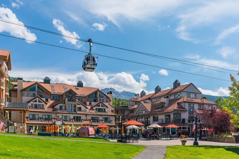 View of Blue Mesa Condos from Sunset Park - Blue Mesa 4 A True S - View of the Blue Mesa condos from the Sunset Park - True Ski In Ski Out Access, Steps from restaurants, shops, free gondola and the Telluride Golf Club. - Blue Mesa 4 A True Ski Hike Bike Dine Enjoy In and Out Condo - Vivid Vacation Rentals Telluride