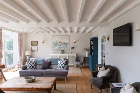 The Coach House - large sitting area with smart TV