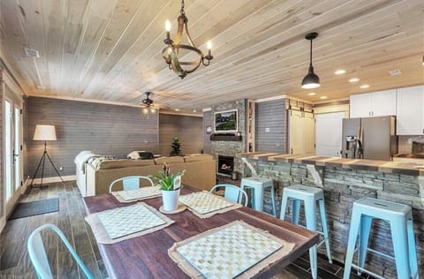 Dining area / living room