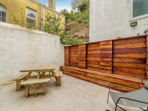 Outdoor area | Point House, Milford Haven