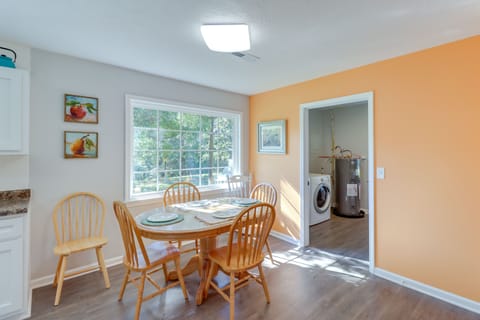 Dining Area | Dishware/Flatware