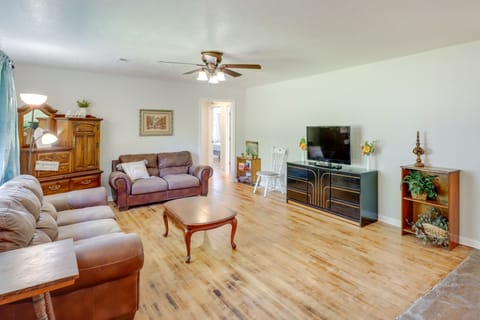 St Joe Vacation Rental | 3BR | 1BA | 1 Entry Step | 1,265 Sq Ft