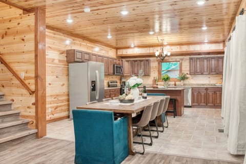 Seats 10. (Bluestem)