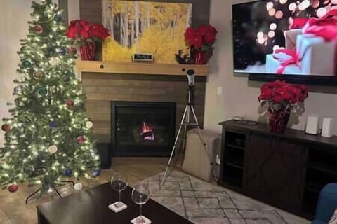 Warm holiday spirit to enjoy! 