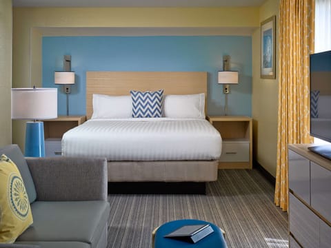 Unit w/ Comfortable bed

Exact unit will be assigned upon arrival. Views, colors and decor may vary.