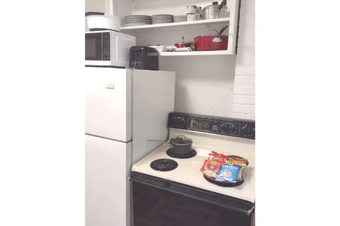 Fridge, cookware/dishes/utensils