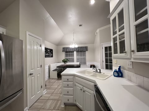 Kitchen and dining area: fully stocked and ready to go. 
