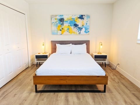 1 bedroom, hypo-allergenic bedding, desk, iron/ironing board