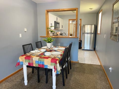 The Downtown Apartment in Chesterton. Convenient, cozy, and completely private!