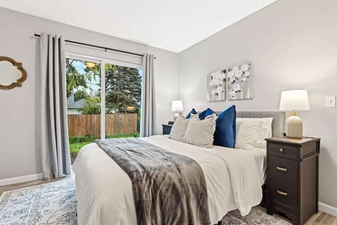 Sink into the lap of luxury with our incredibly comfortable bed.